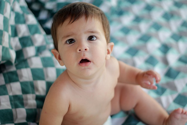 La Caca de mi Bebé es Negra – ¿Qué Pasa?