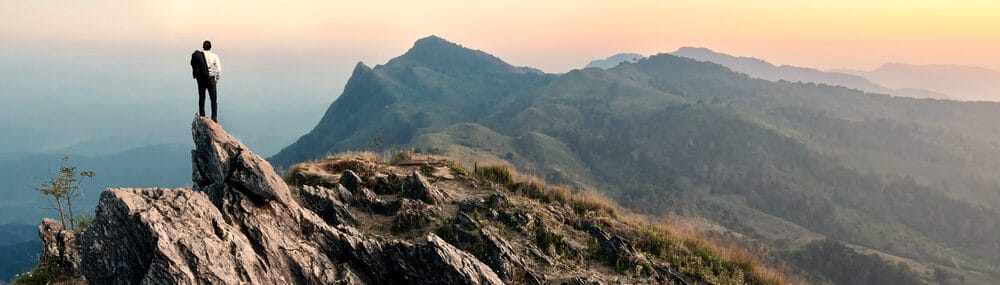 50 nombres decididos y firmes que significan roca